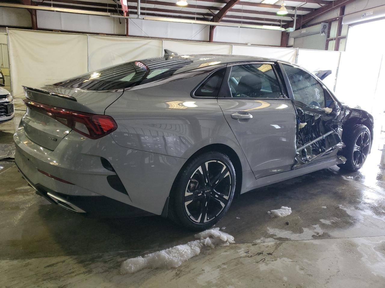 2022 Kia K5 - Image 3