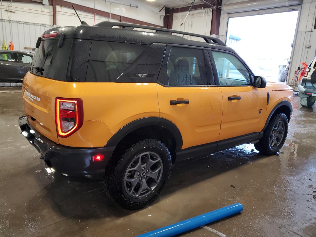 2022 Ford Bronco - Image 3