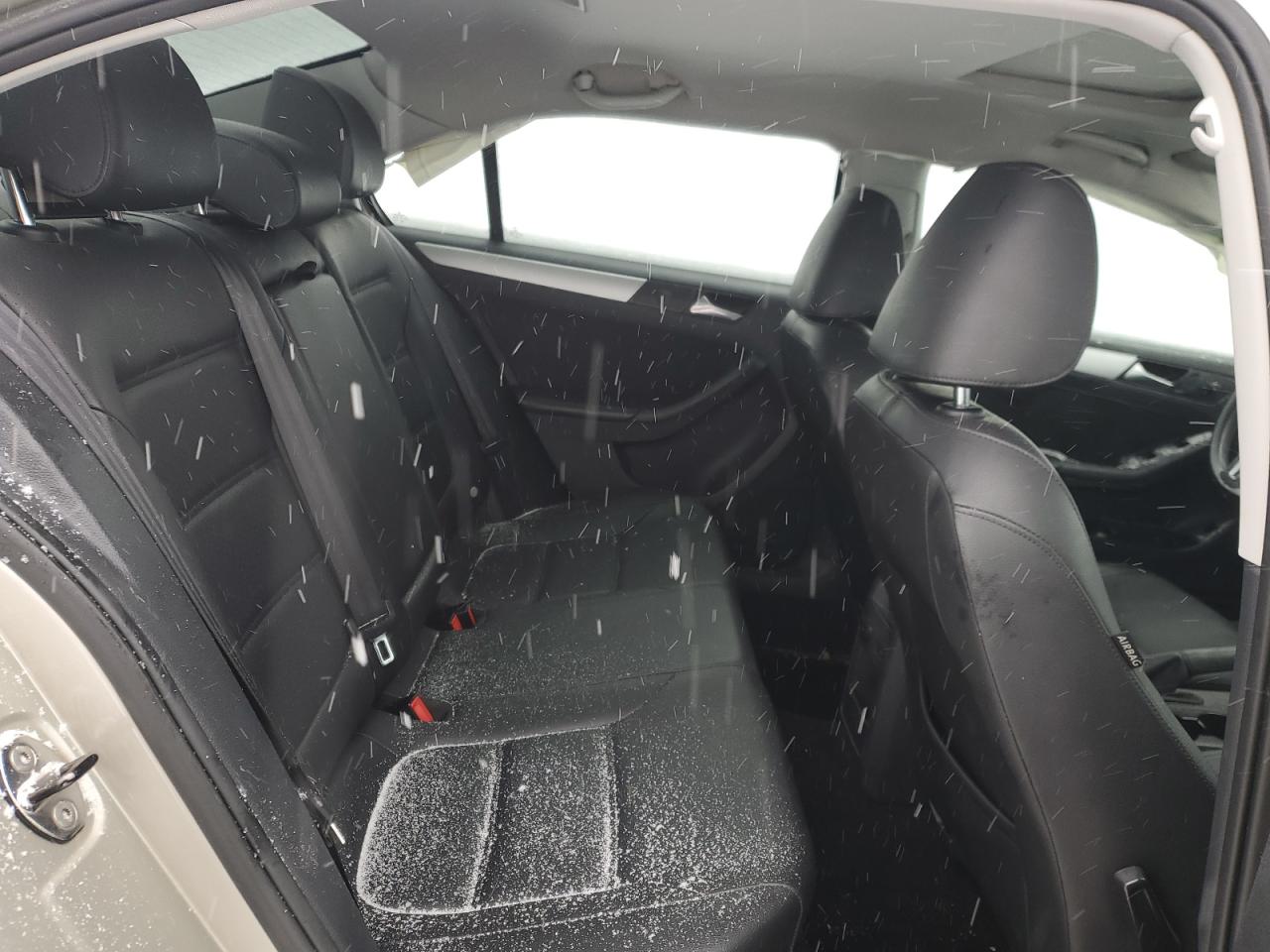 2014 Volkswagen Jetta - Image 11