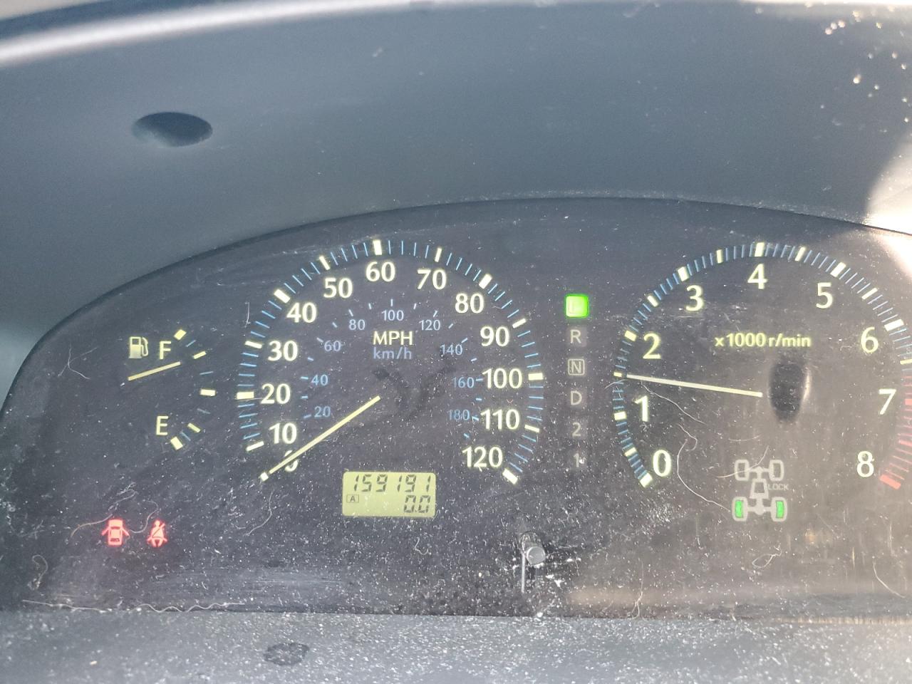 2001 Infiniti QX4 - Image 9