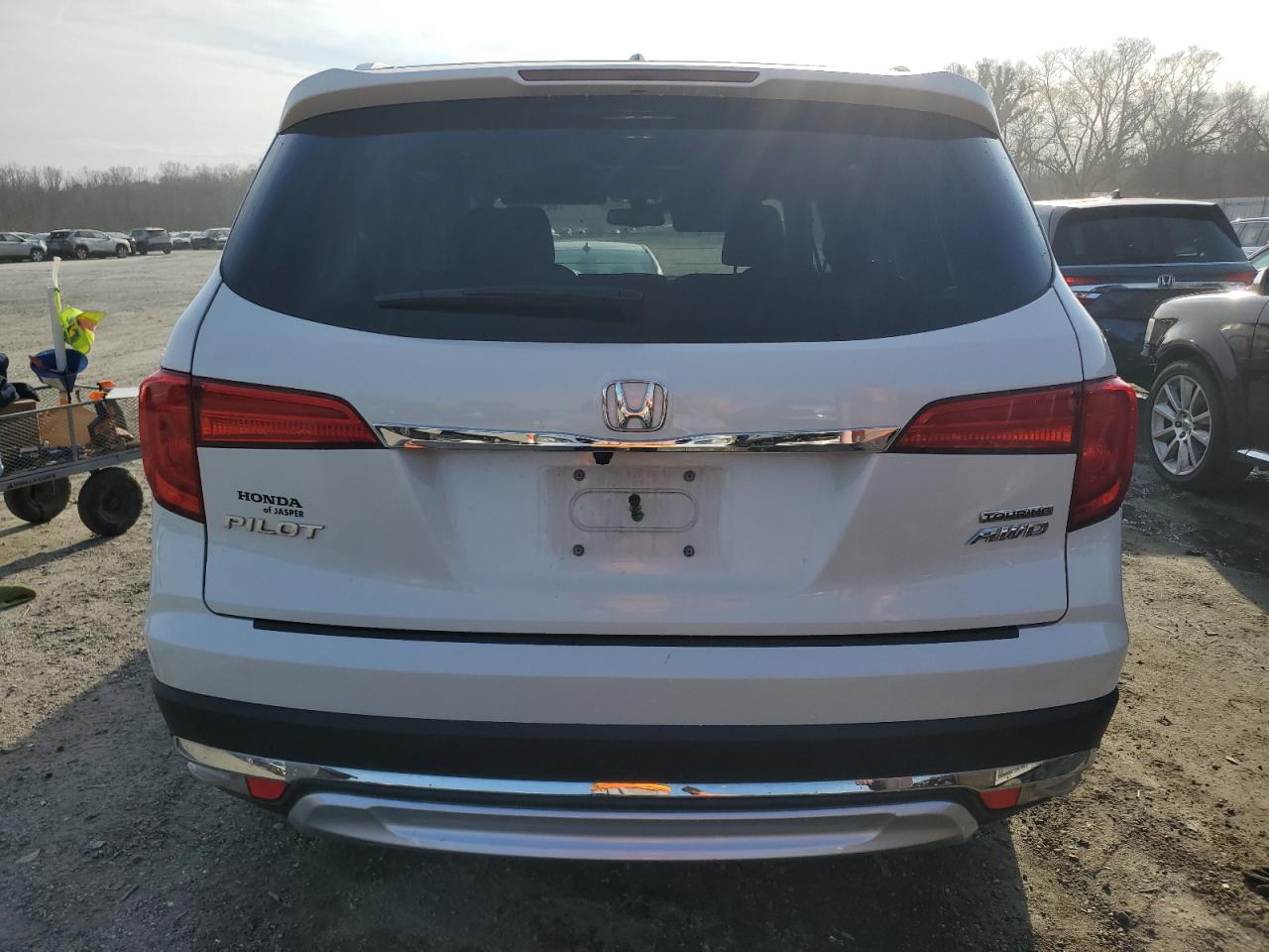 2017 Honda Pilot - Image 6