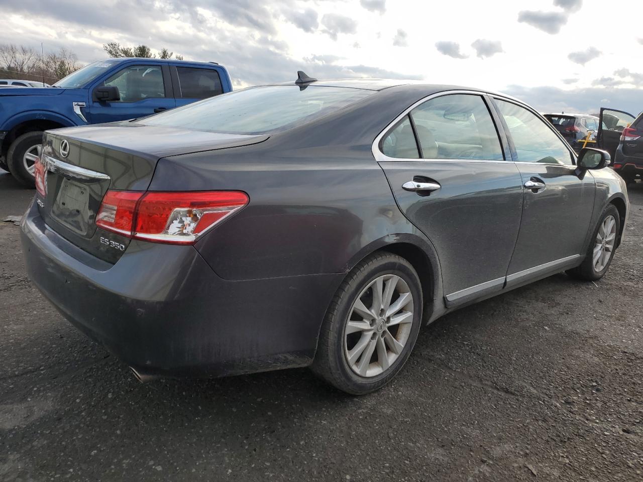 2010 Lexus ES - Image 3