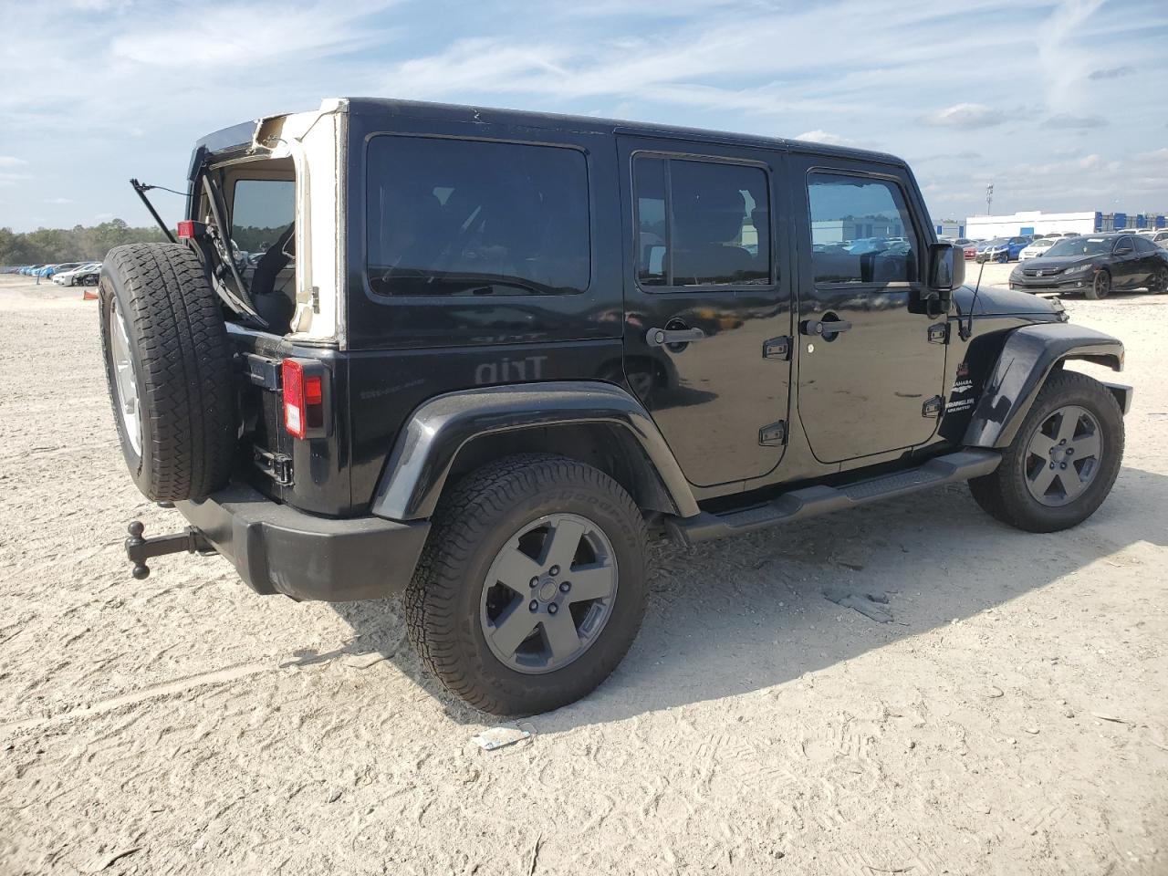 2011 Jeep Wrangler - Image 3
