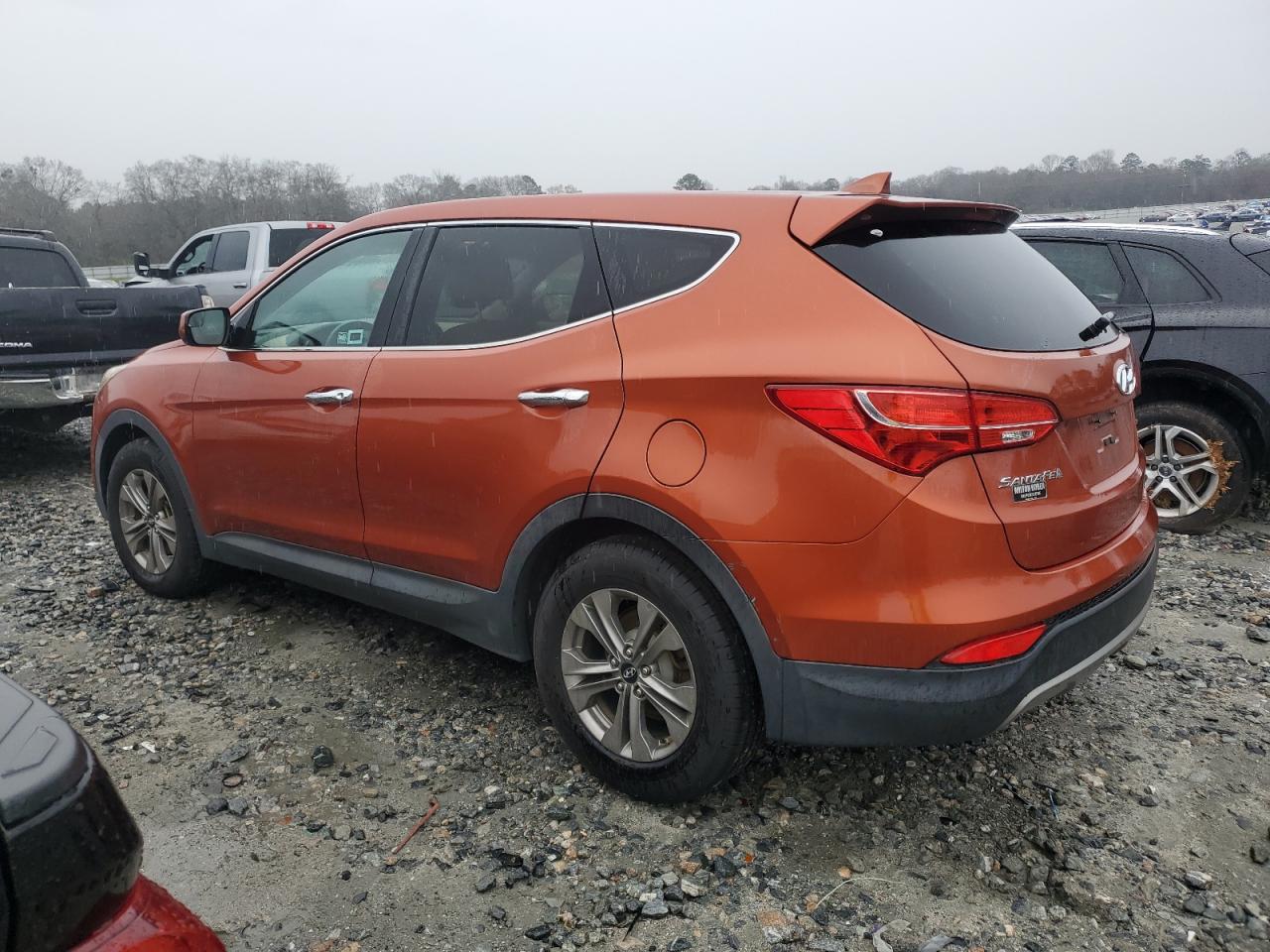 2016 Hyundai Santa Fe - Image 2