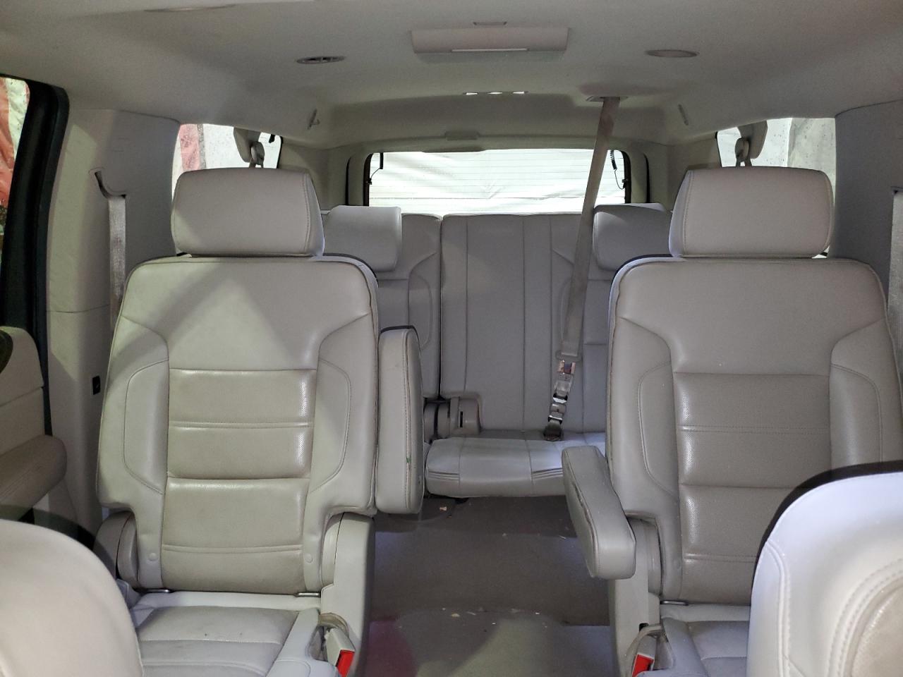 2017 GMC Yukon - Image 10