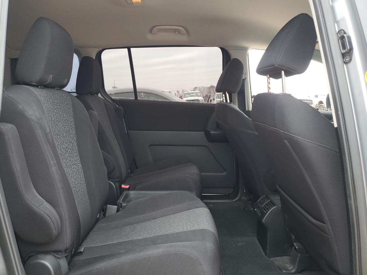 2012 Mazda 5 - Image 11