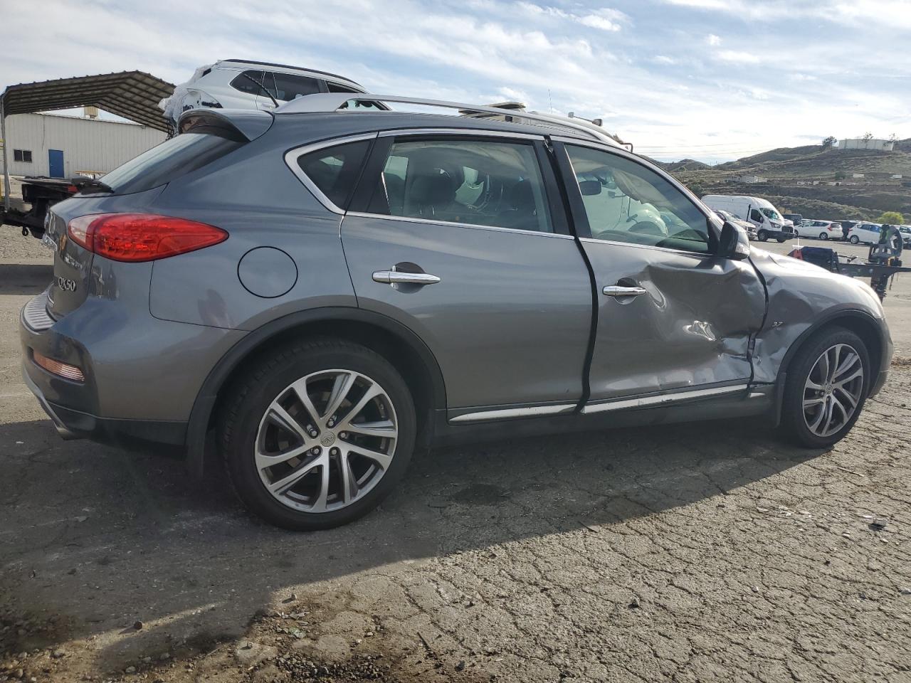 2017 Infiniti QX50 - Image 3