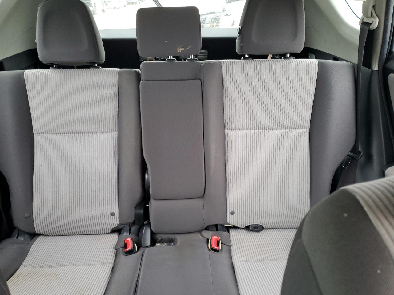 2015 Toyota RAV 4 - Image 10