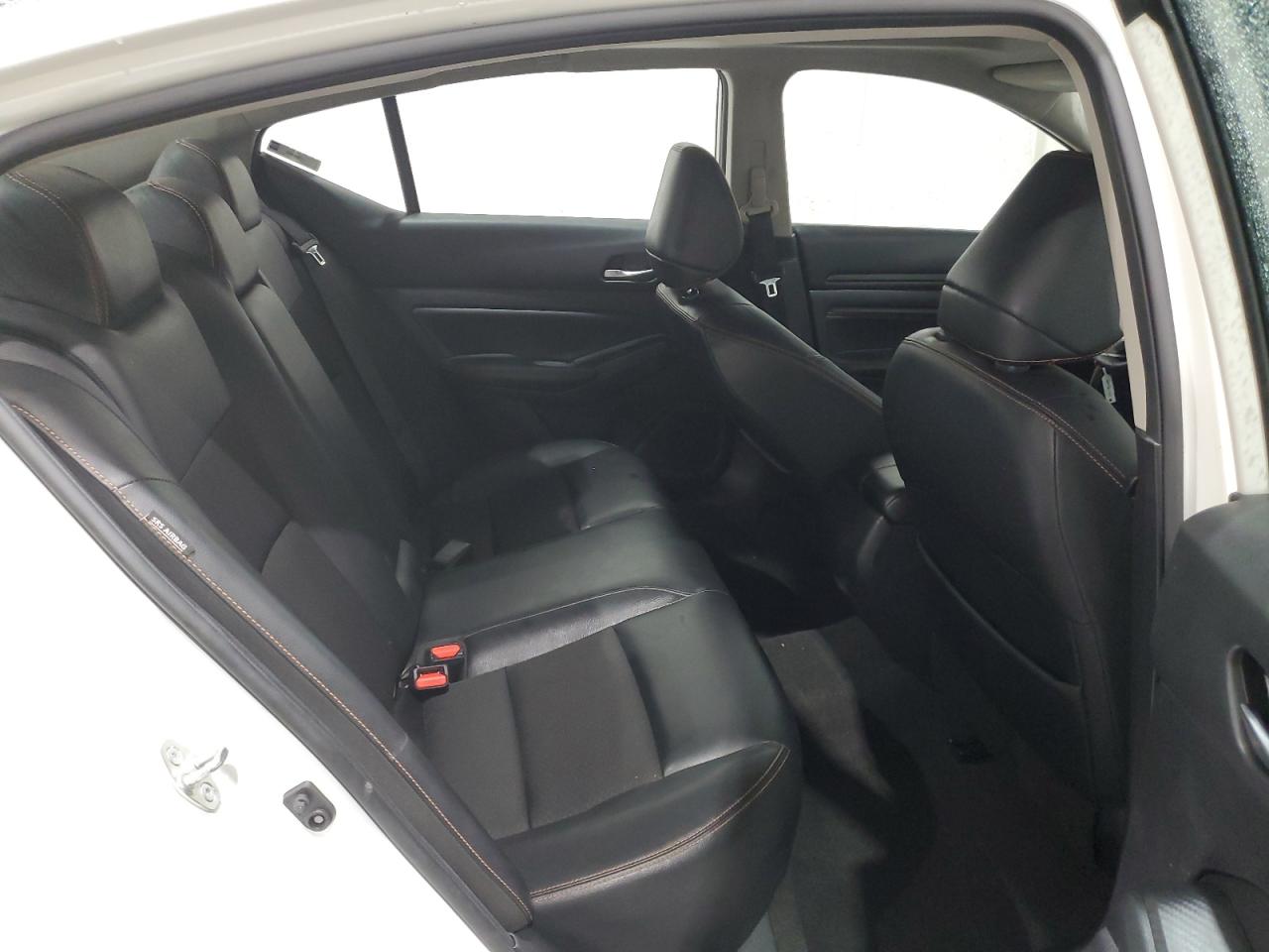 2021 Nissan Altima - Image 10