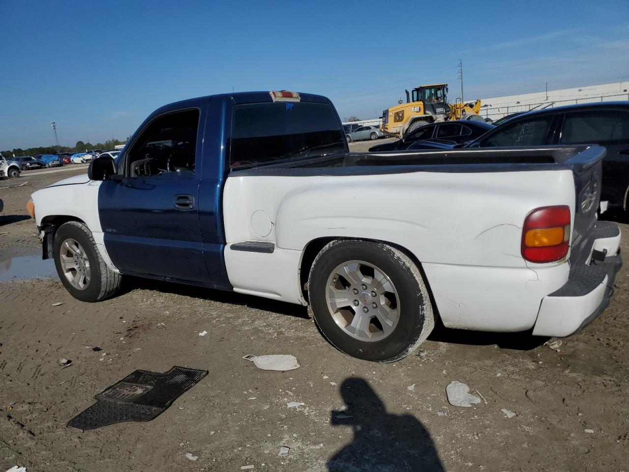 2000 GMC Sierra - Image 2