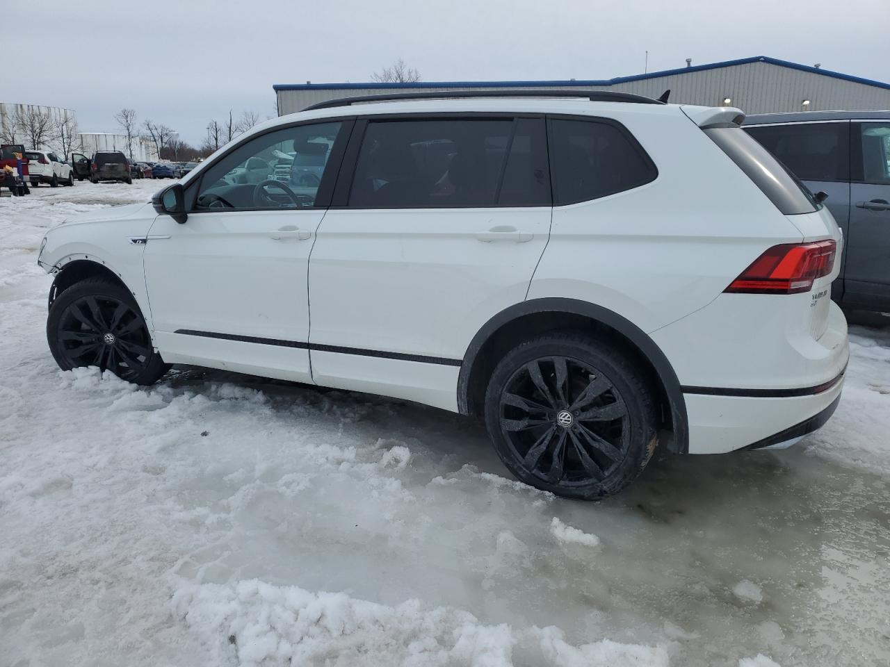 2021 Volkswagen Tiguan - Image 2