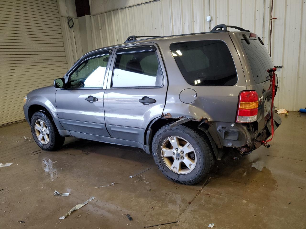 2006 Ford Escape - Image 2