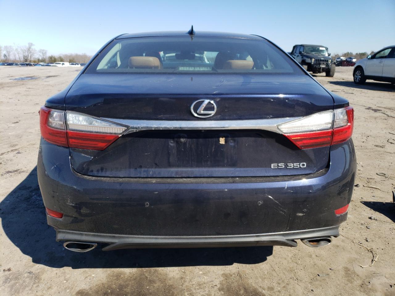 2016 Lexus ES - Image 6