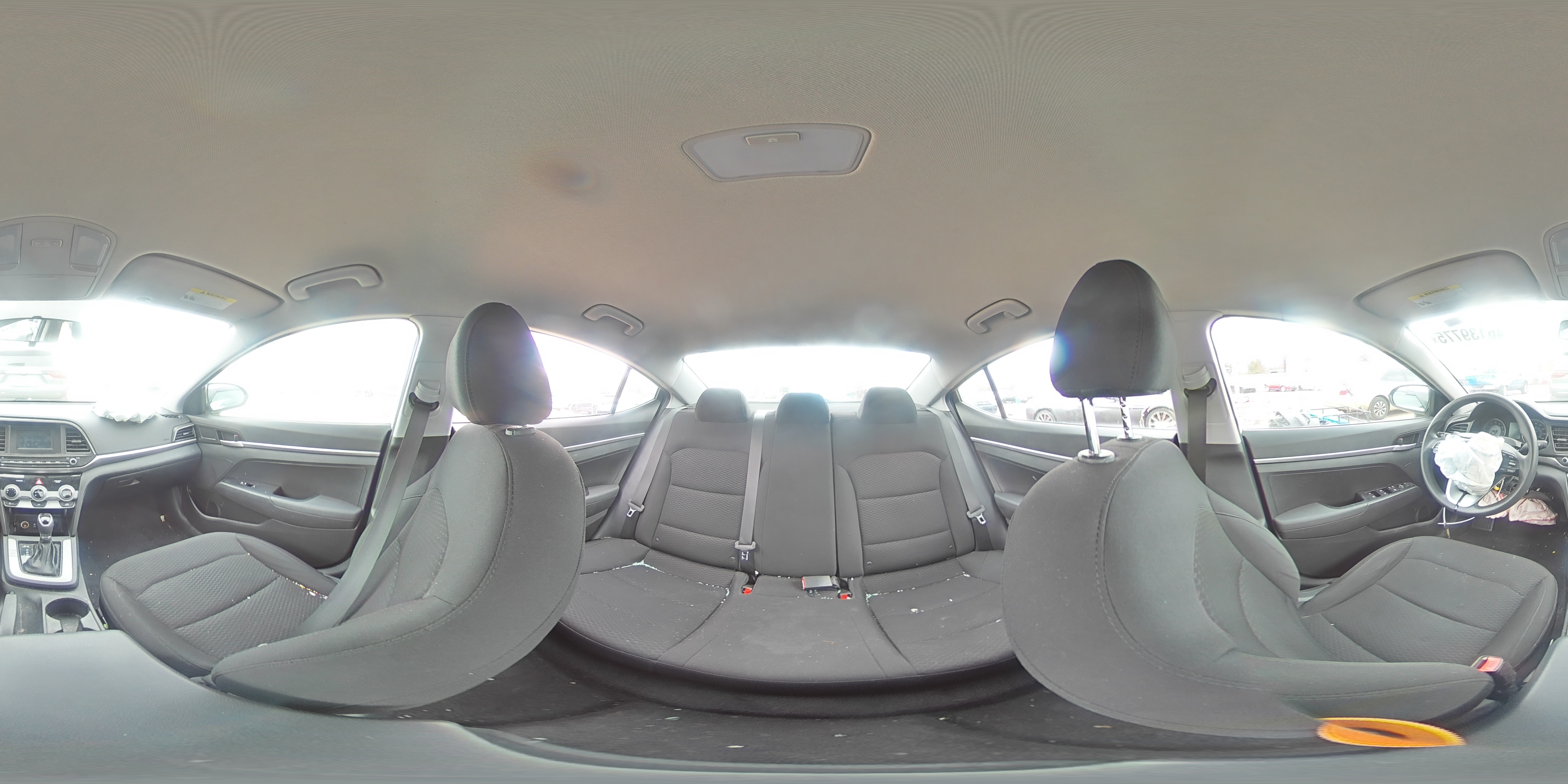 2019 Hyundai Elantra - Image 13