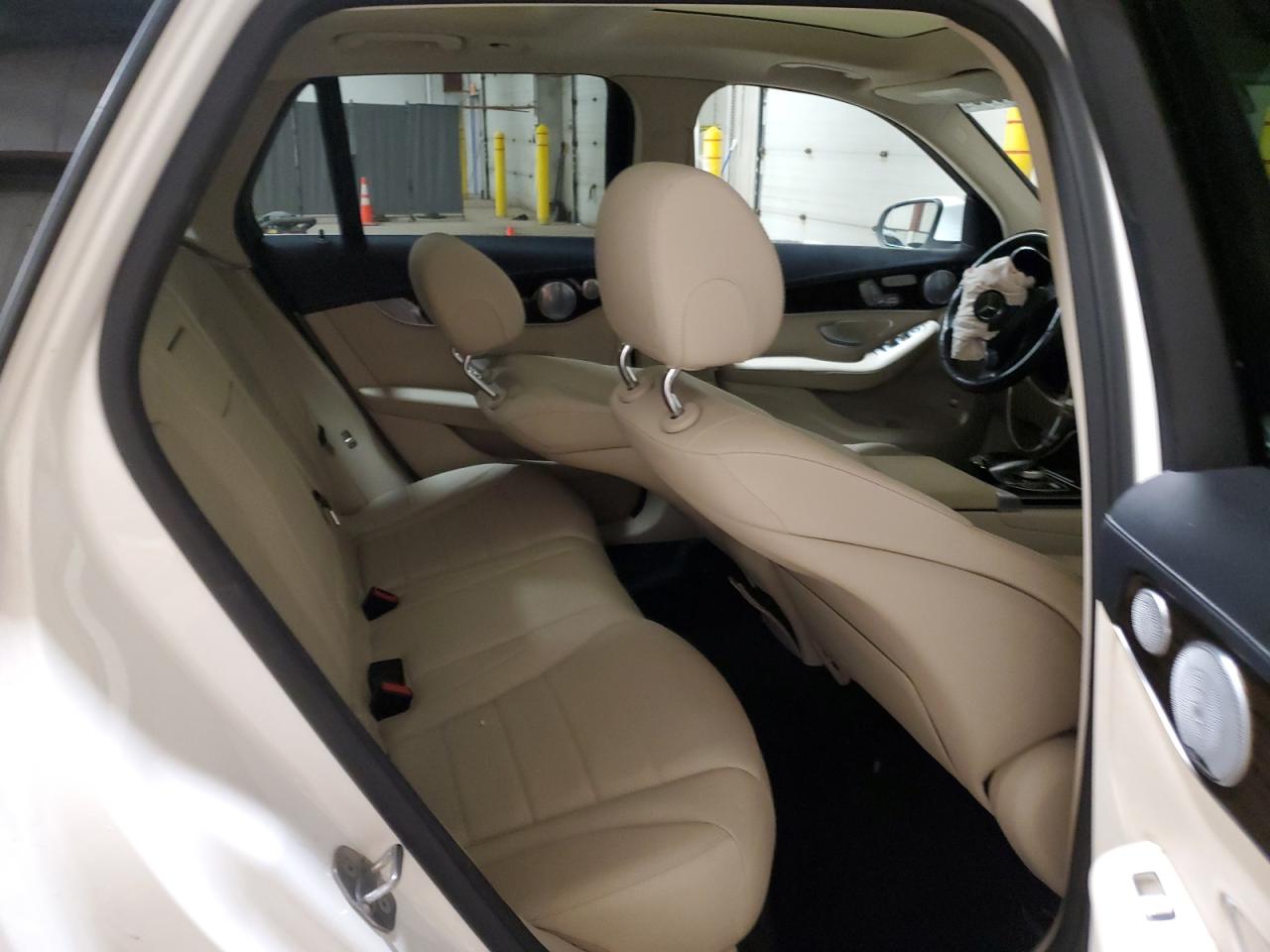 2017 Mercedes-Benz GLC - Image 11