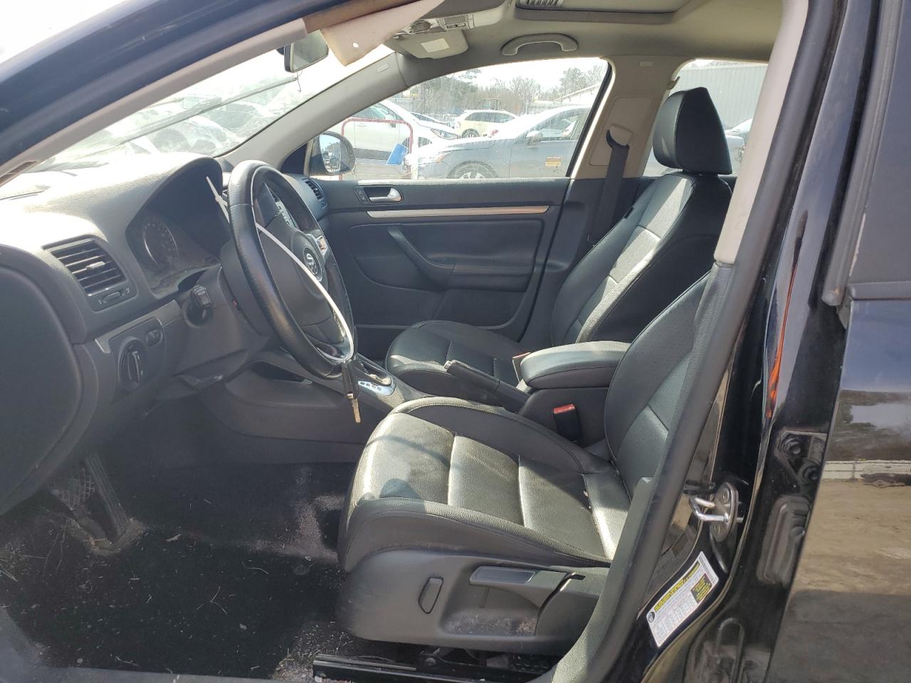 2010 Volkswagen Jetta - Image 7