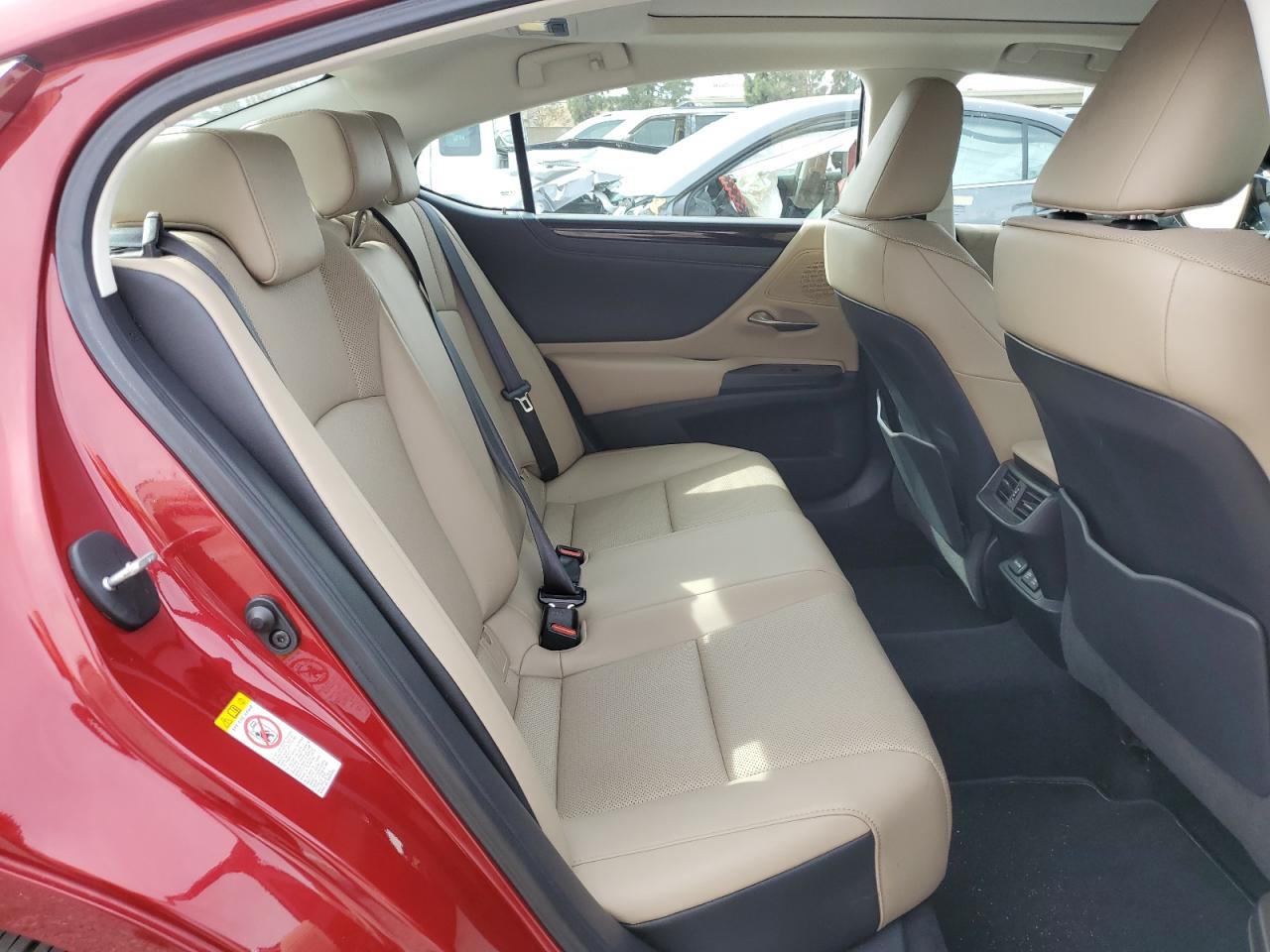 2019 Lexus ES - Image 10