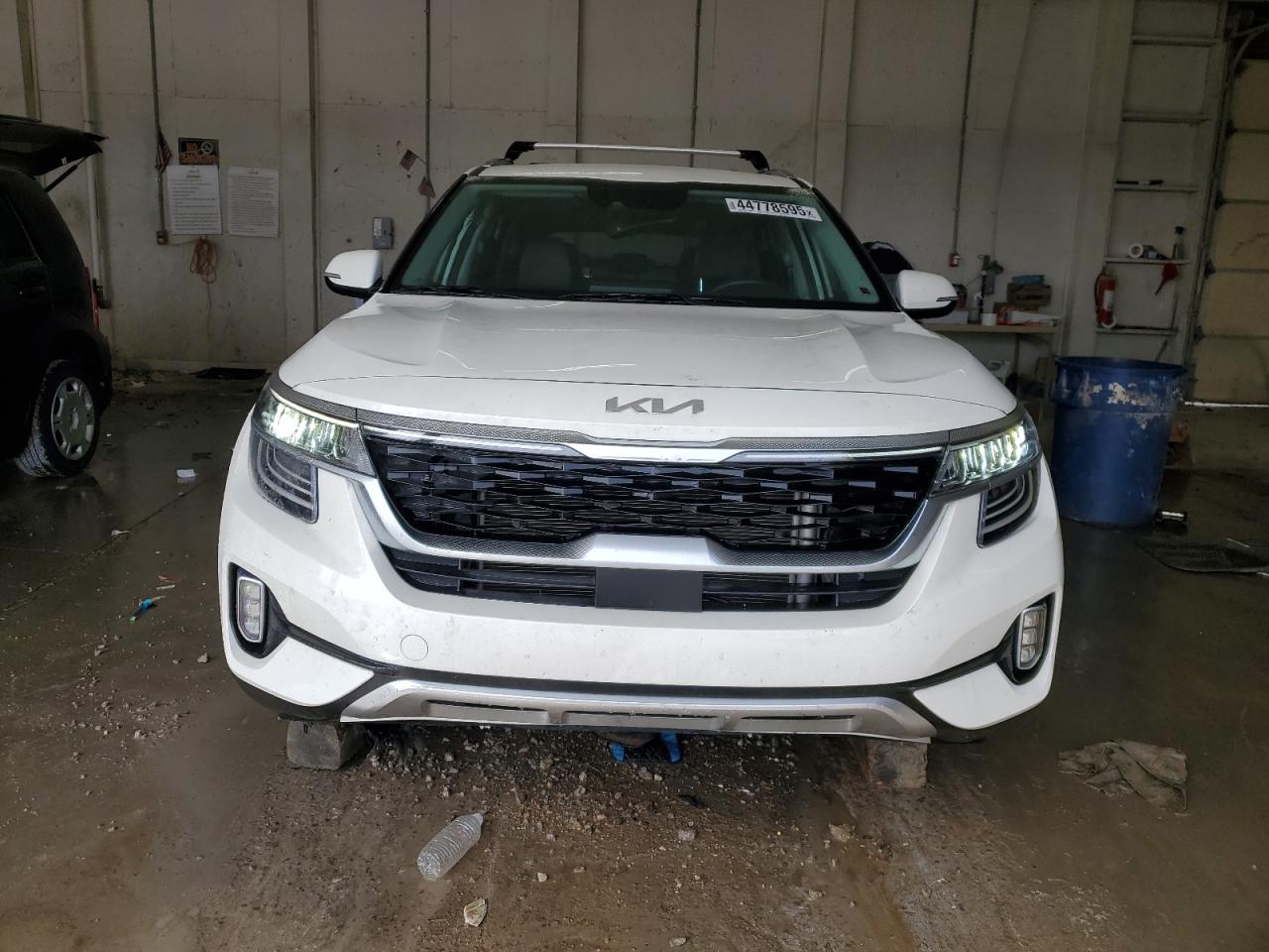 2023 Kia Seltos - Image 5