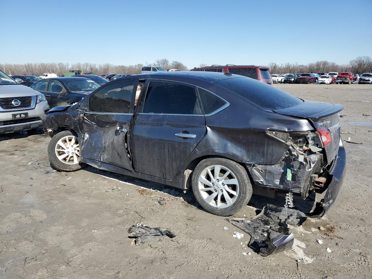 2015 Nissan Sentra - Image 2