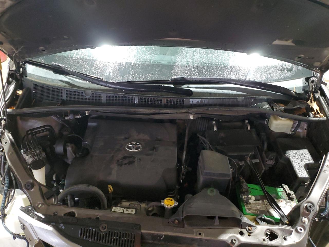 2015 Toyota Sienna - Image 12