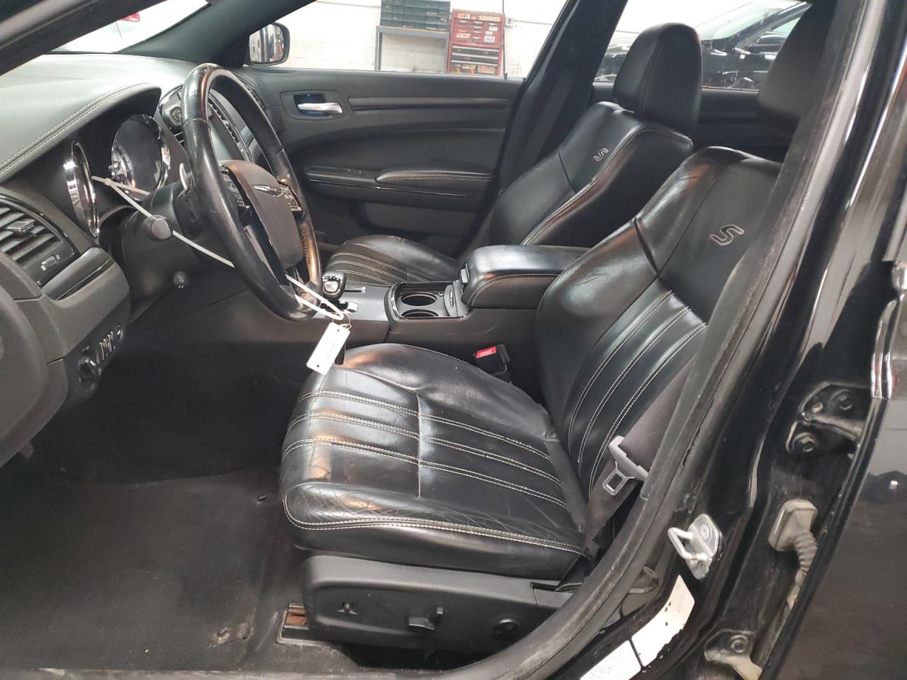 2014 Chrysler 300 - Image 7