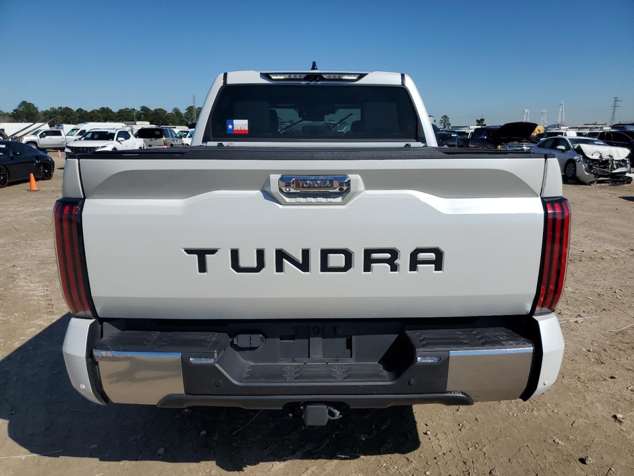 2022 Toyota Tundra - Image 6