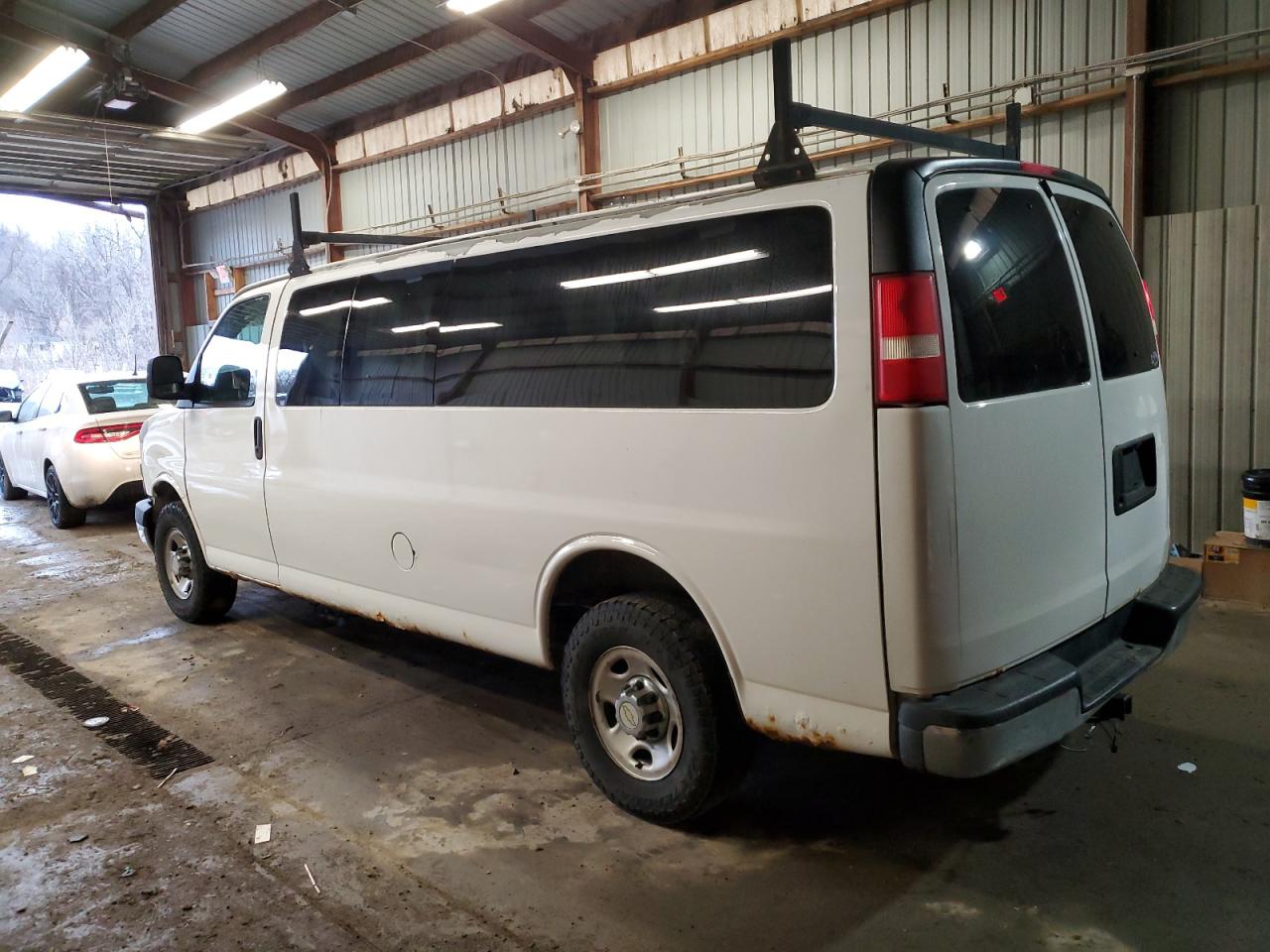 2011 Chevrolet Express - Image 2