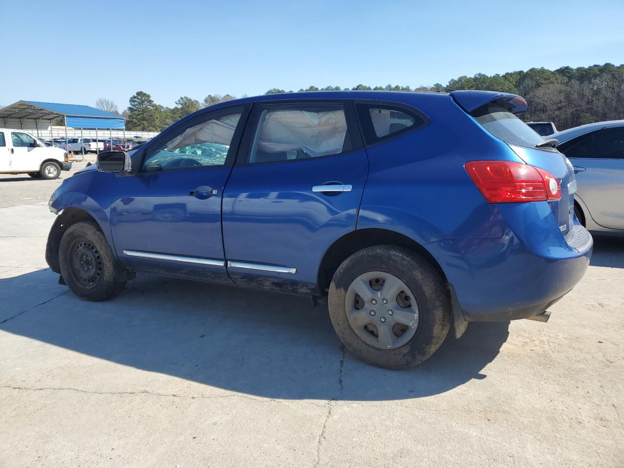 2011 Nissan Rogue - Image 2