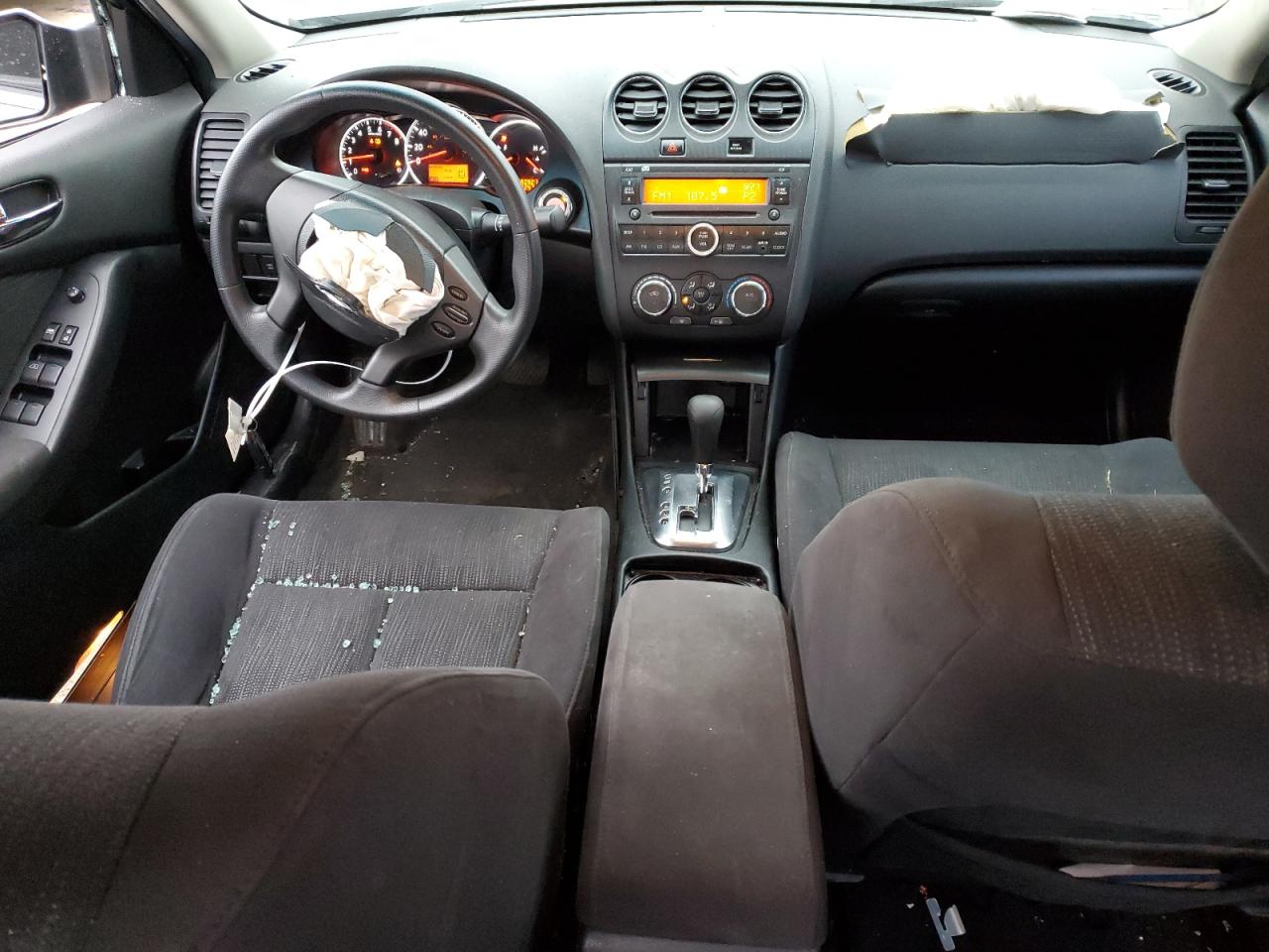2010 Nissan Altima - Image 8