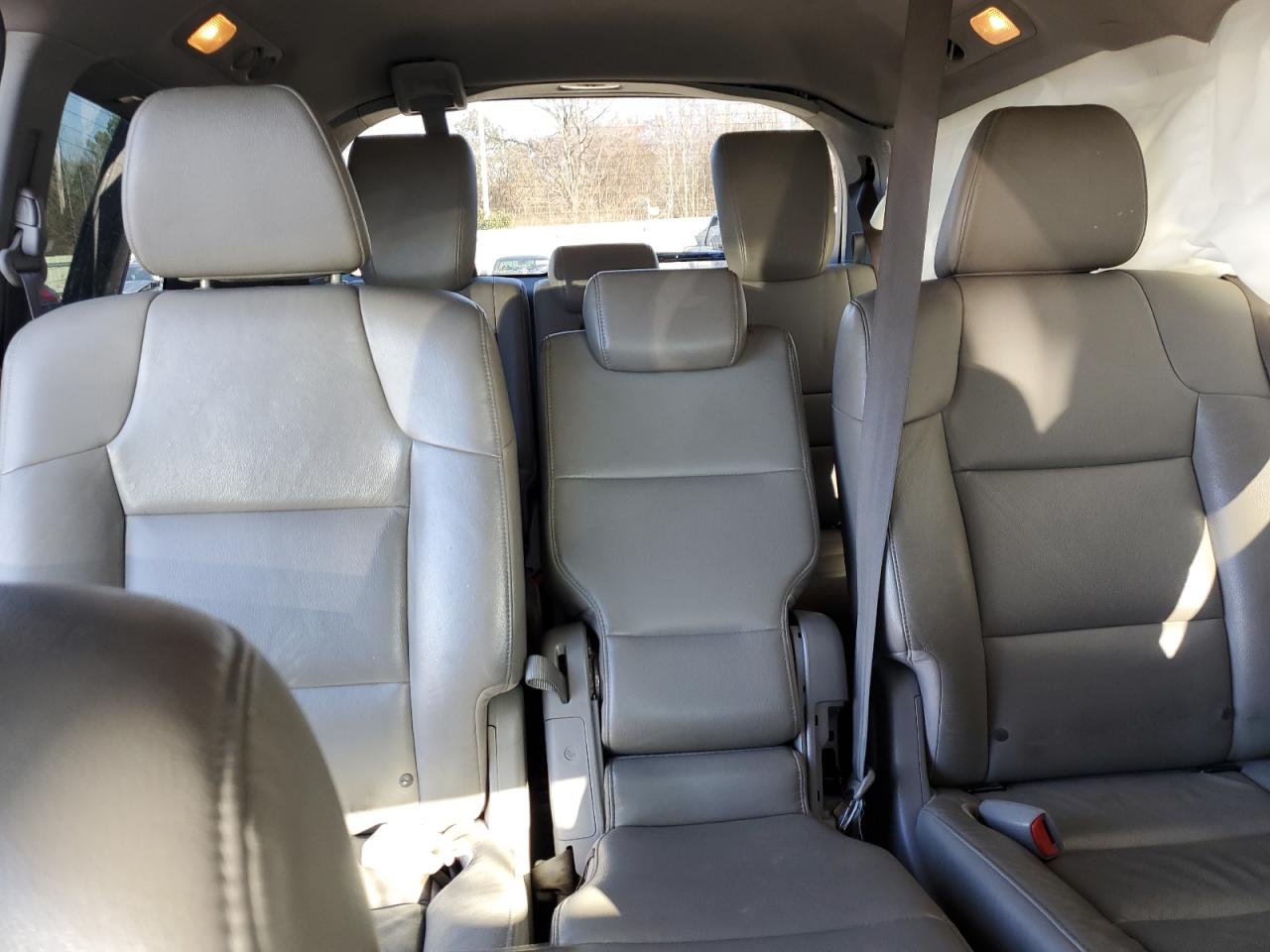 2015 Honda Odyssey - Image 10