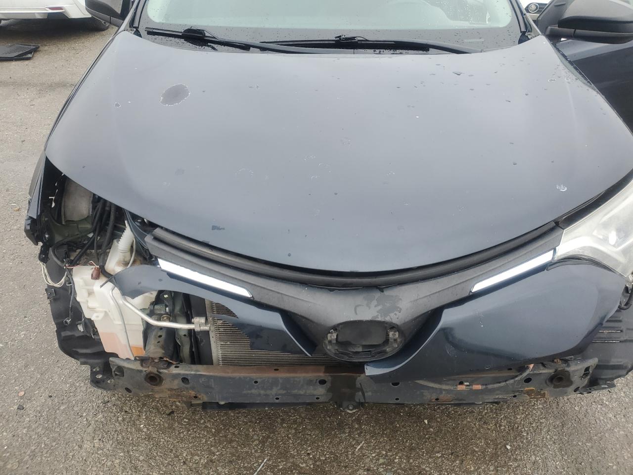 2018 Toyota RAV 4 - Image 12