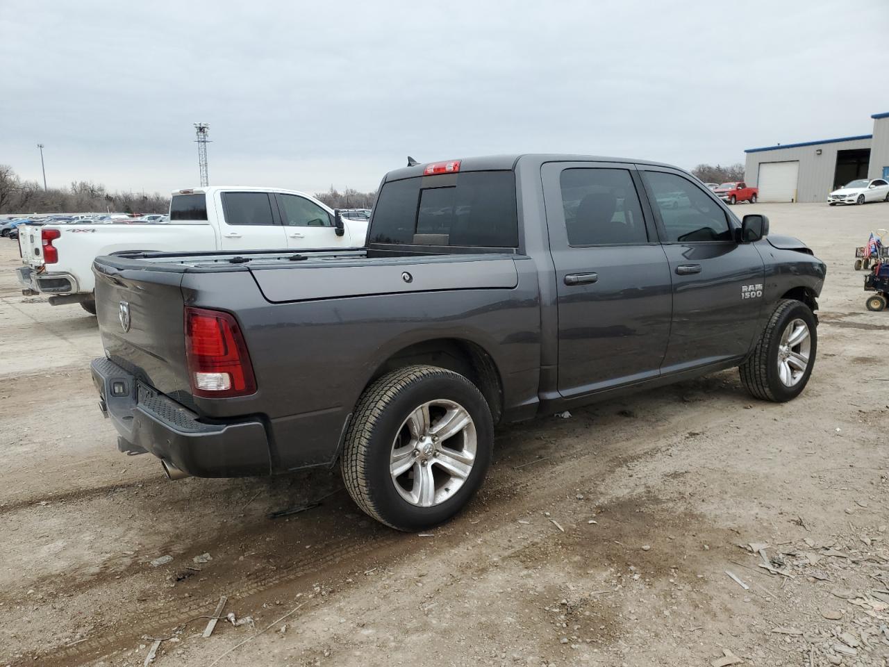 2016 RAM 1500 - Image 3