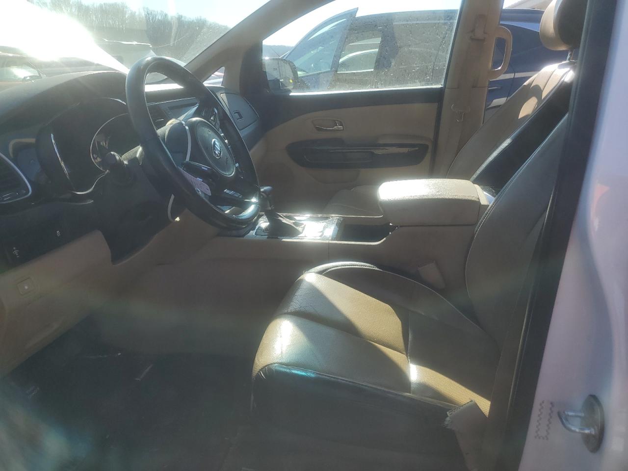2017 Kia Sedona - Image 7