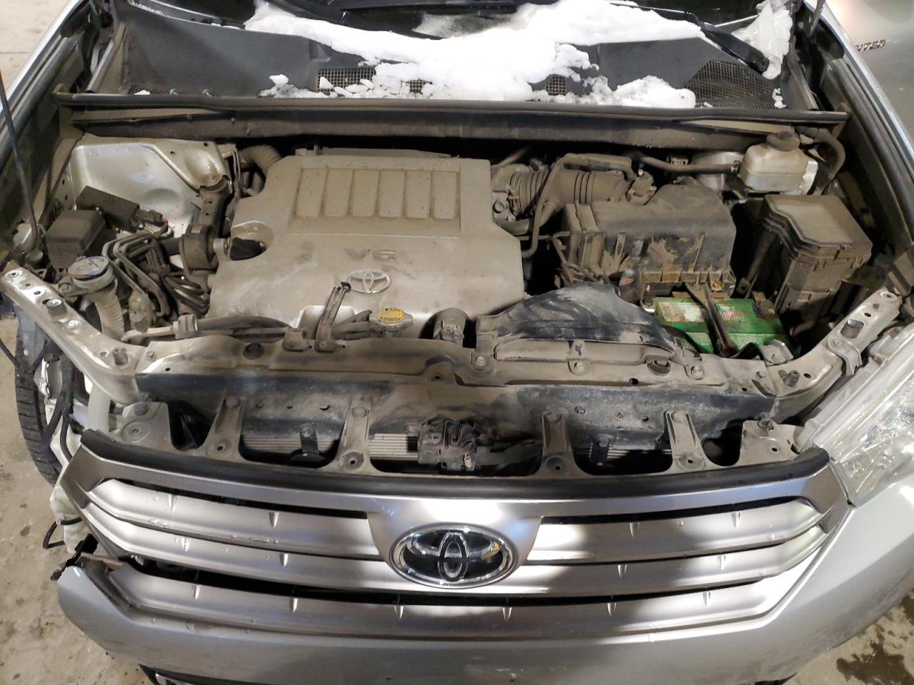 2012 Toyota Highlander - Image 12