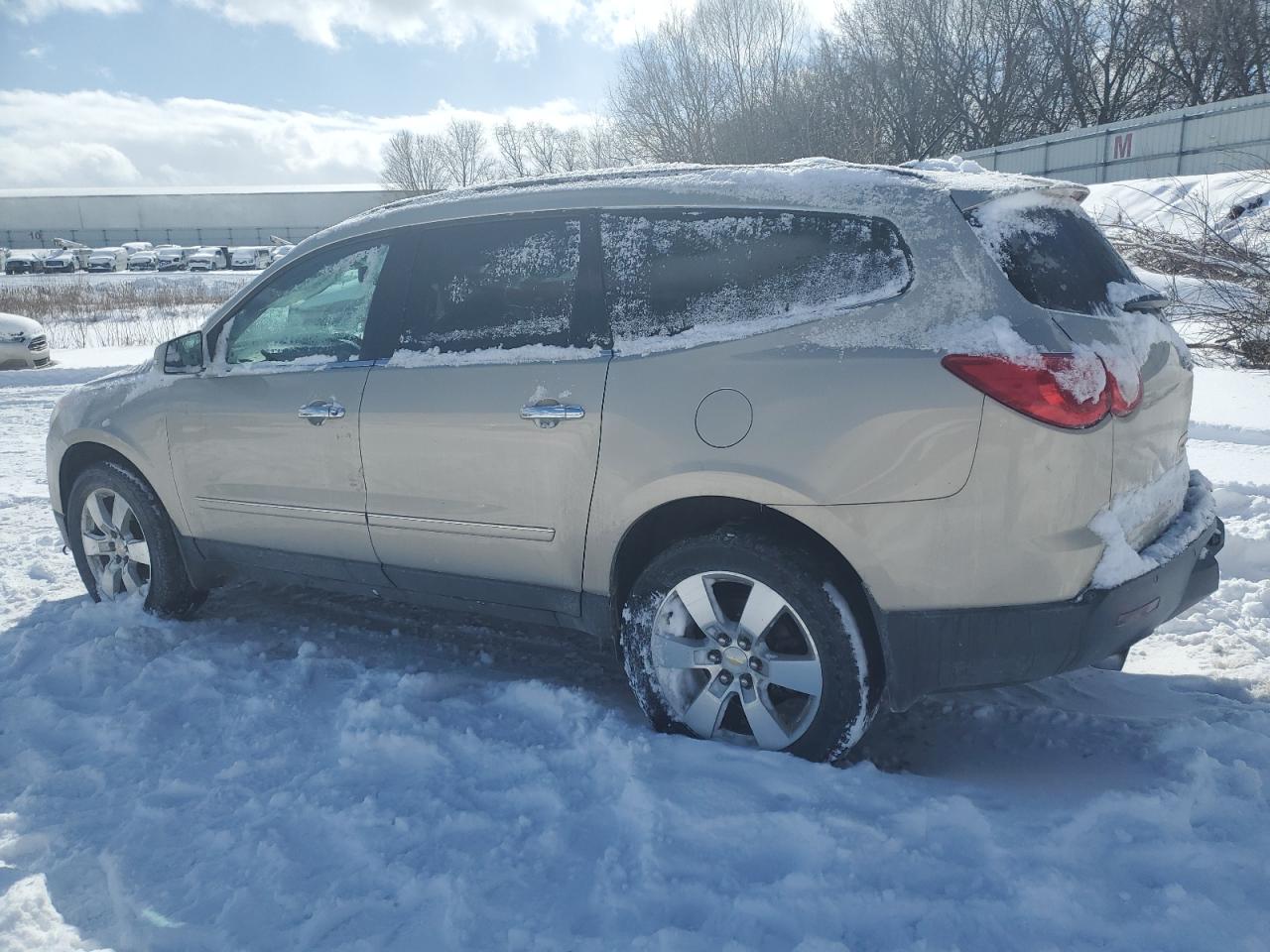 2010 Chevrolet Traverse - Image 2