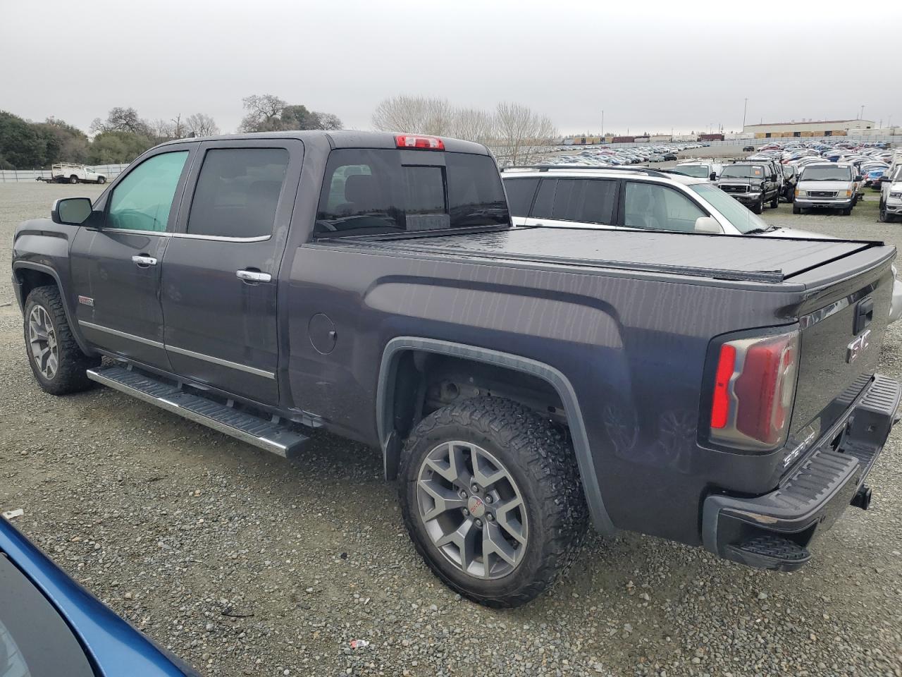 2016 GMC Sierra - Image 2