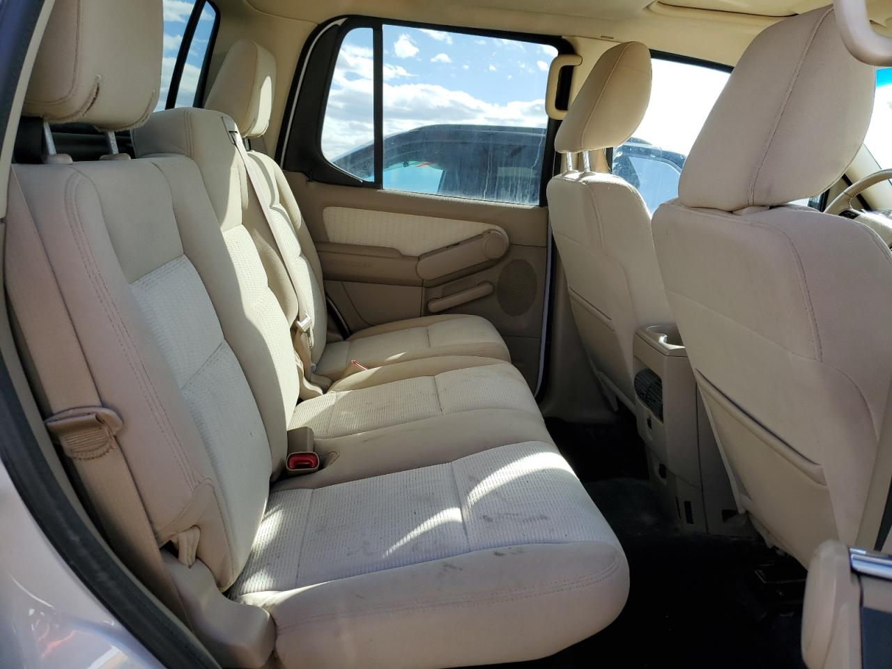 2009 Ford Explorer - Image 11