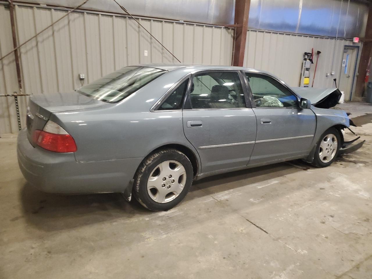 2004 Toyota Avalon - Image 3