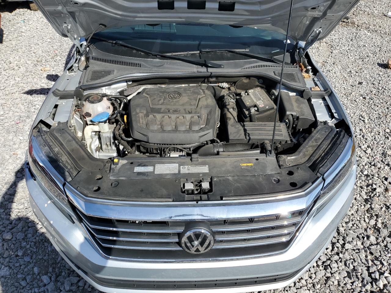 2020 Volkswagen Passat - Image 11