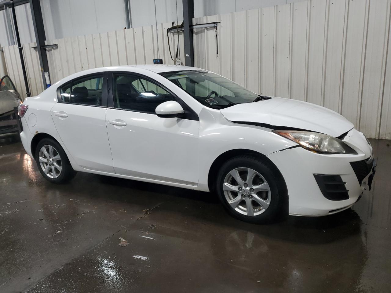 2010 Mazda 3 - Image 4