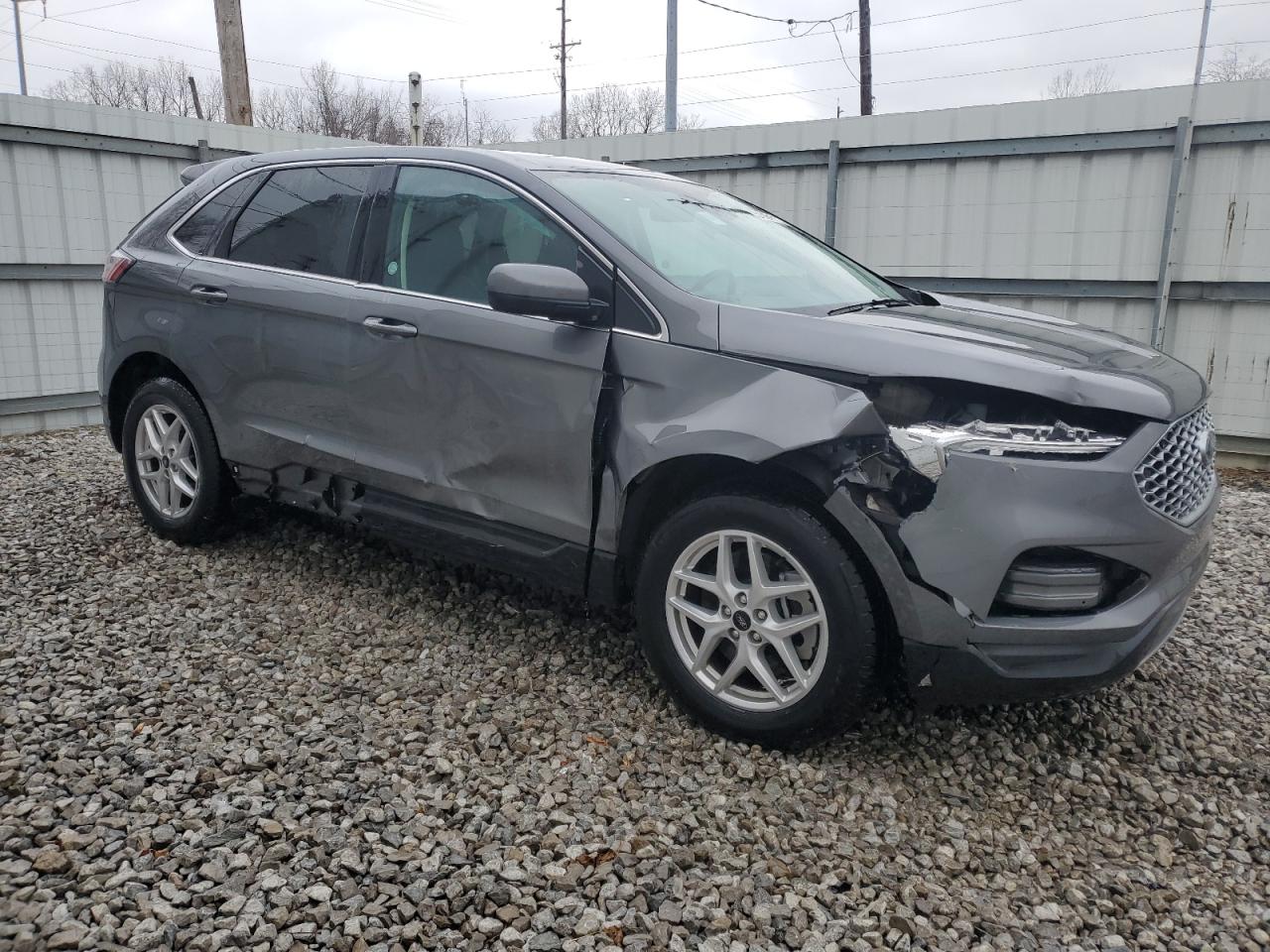 2023 Ford Edge - Image 4