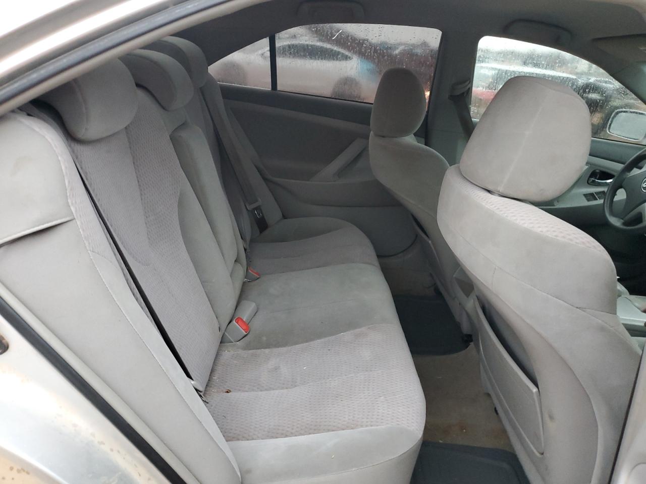 2011 Toyota Camry - Image 10