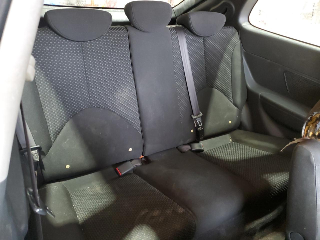 2011 Hyundai Accent - Image 10
