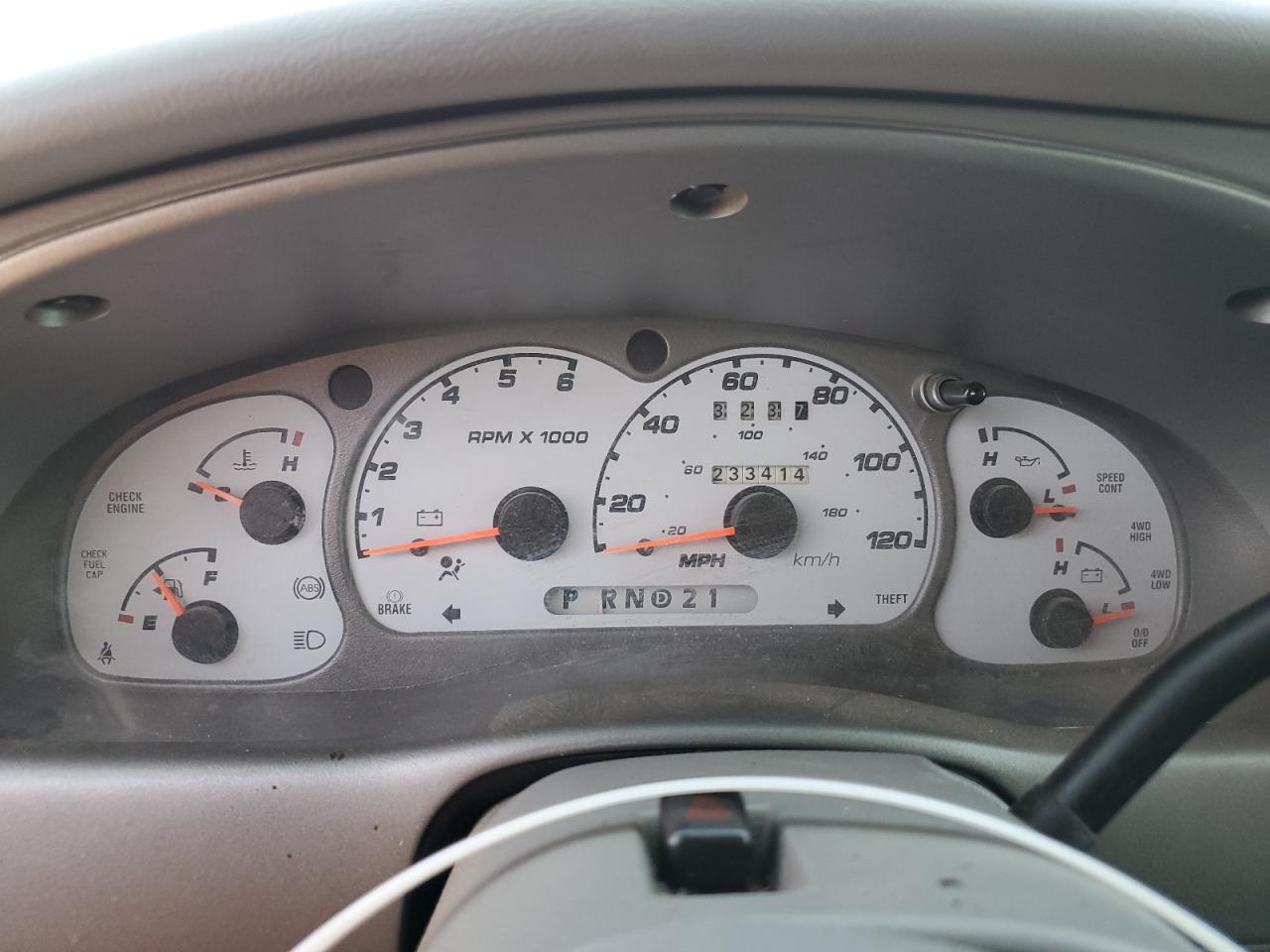 2003 Ford Explorer - Image 9
