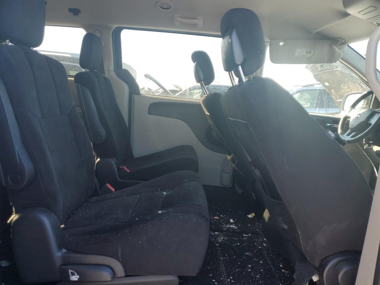 2013 Dodge Caravan - Image 11