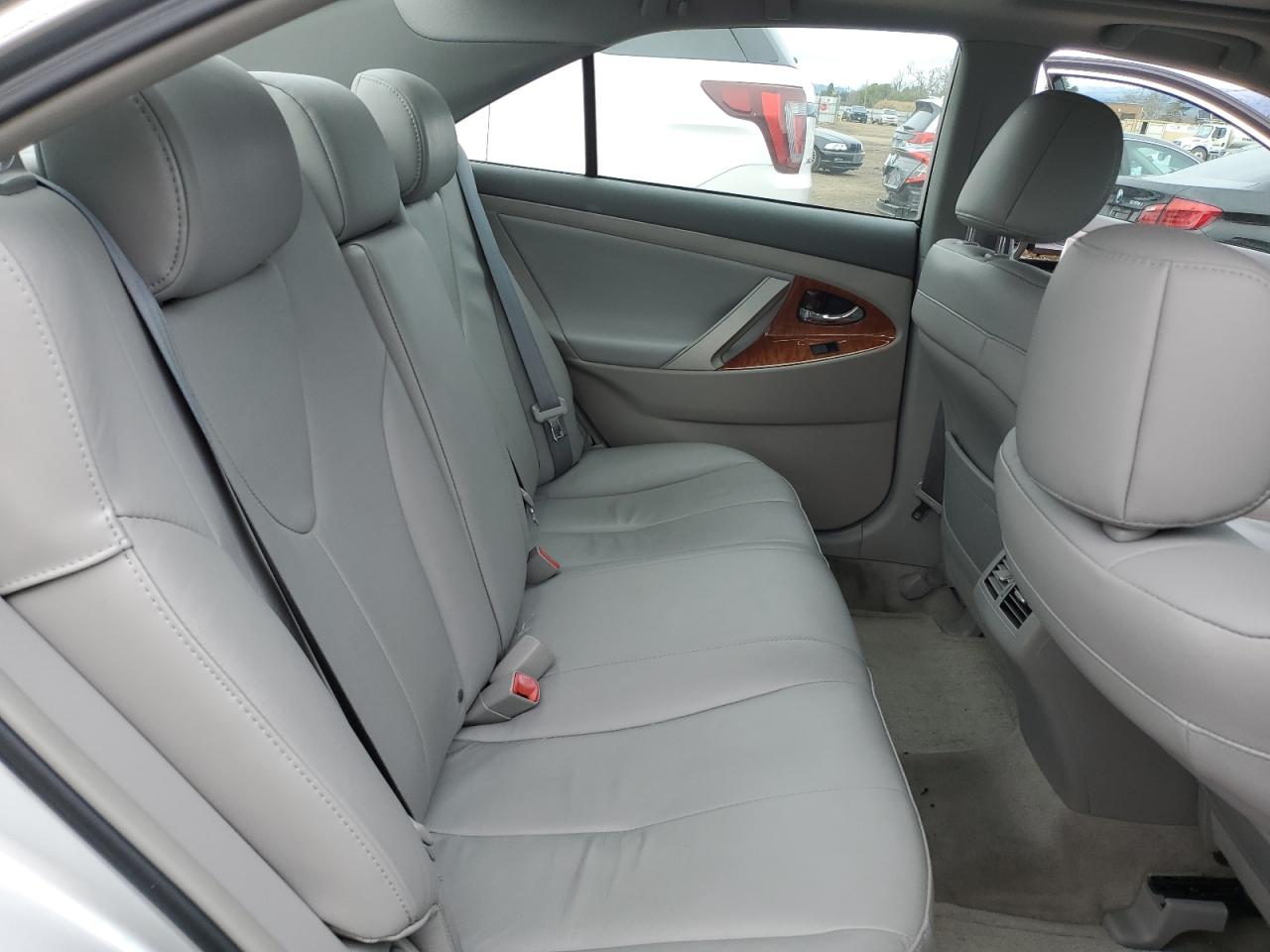 2009 Toyota Camry - Image 11