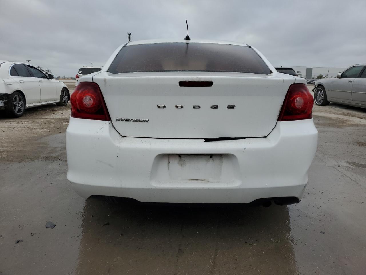 2014 Dodge Avenger - Image 6