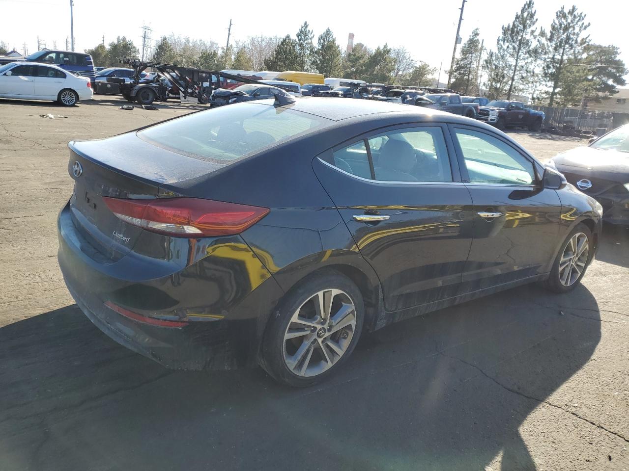 2017 Hyundai Elantra - Image 3