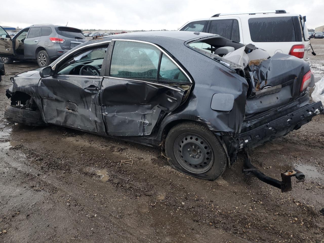 2011 Toyota Camry - Image 2