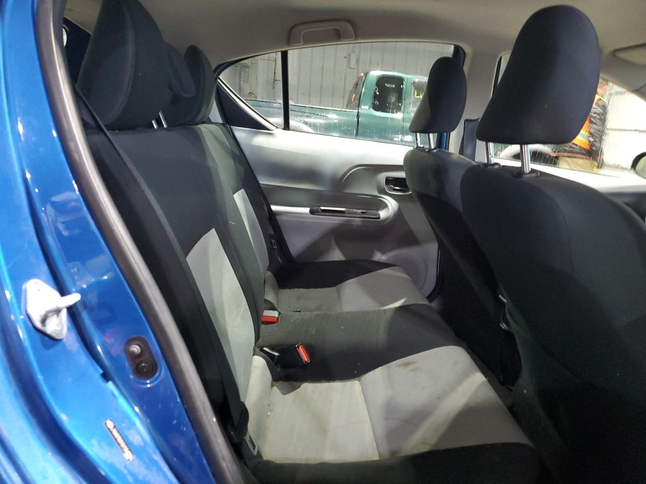 2013 Toyota Prius - Image 11